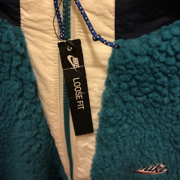 SOLD Nike Men’s Windrunner 1/2 Zip Hoodie Jacket - Picture 4 of 8